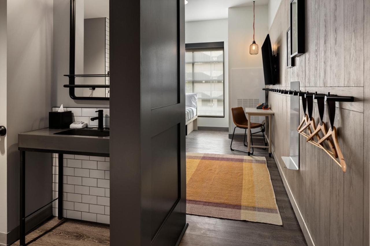 Готель Moxy Omaha Downtown Екстер'єр фото