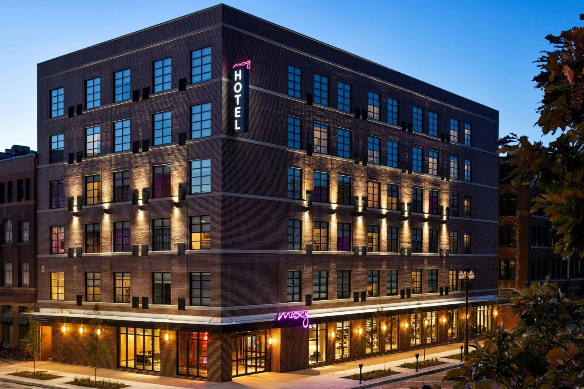 Готель Moxy Omaha Downtown Екстер'єр фото